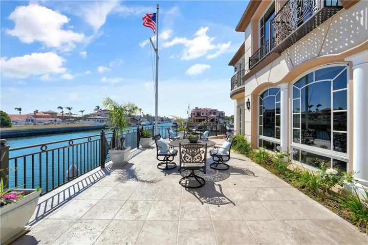 3352 Bounty, Huntington Beach, California 92649