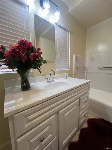 1933 S Corning, Los Angeles, California 90034