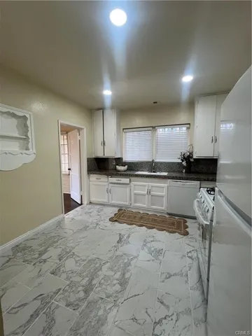 1933 S Corning, Los Angeles, California 90034
