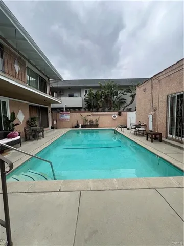 1933 S Corning, Los Angeles, California 90034