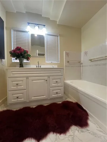 1933 S Corning, Los Angeles, California 90034