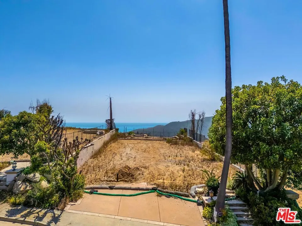 1626 Chastain, Pacific Palisades, California 90272 — photo 4