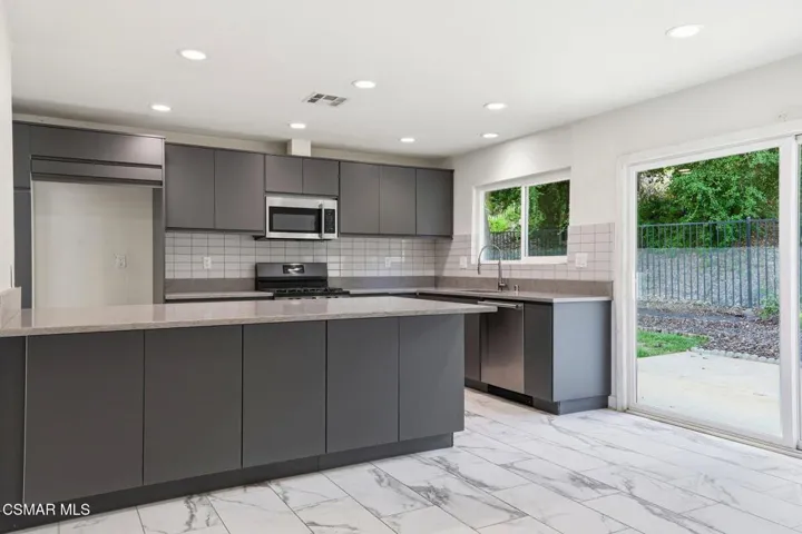 18-018_F8_30845 Catarina Dr