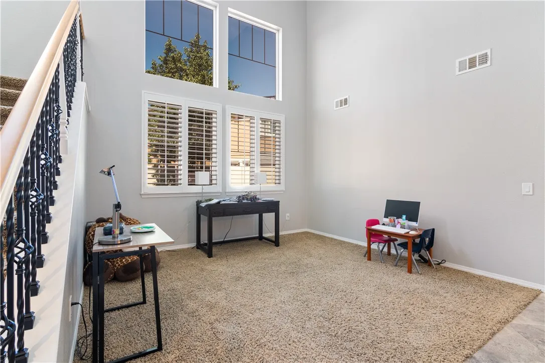 Living Room showcasing those gorgeous windows!