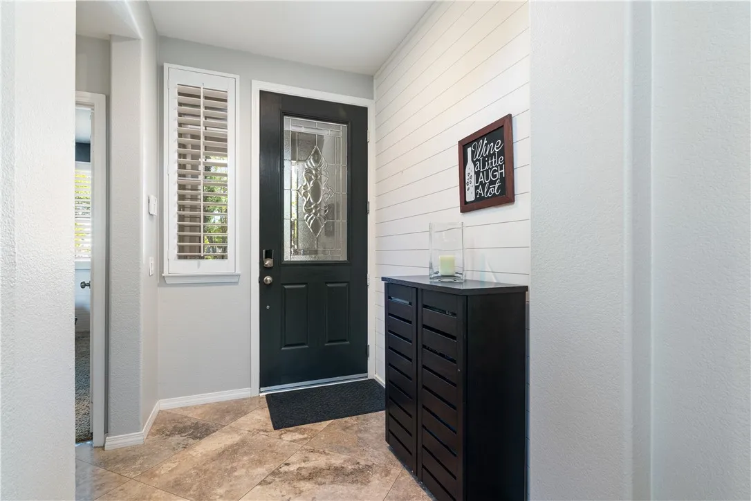 Foyer w/ contrast!