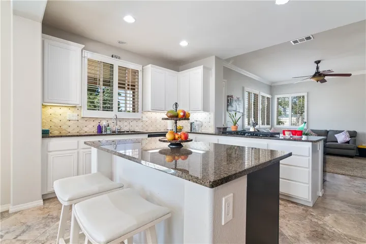 Center Island in Kitchen with room for seating