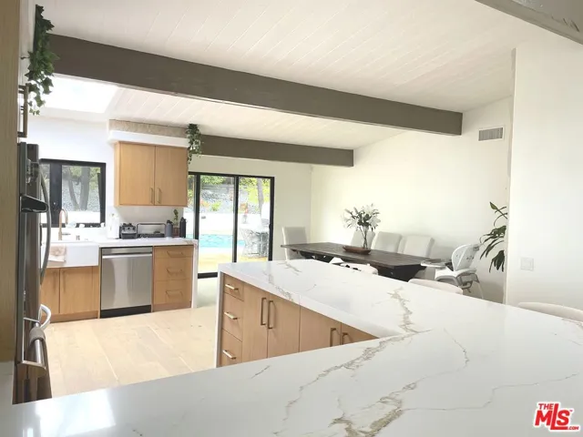 Dining/Kitchen