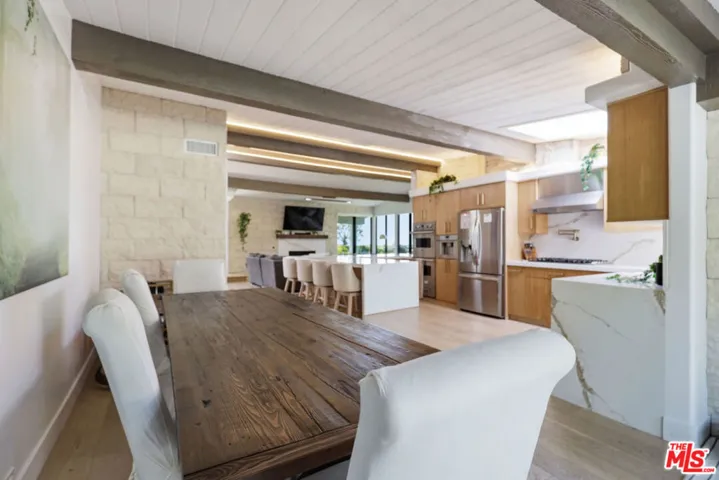 Dining/Kitchen