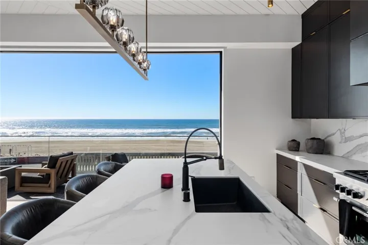 2200 The Strand A, Manhattan Beach, California 90266