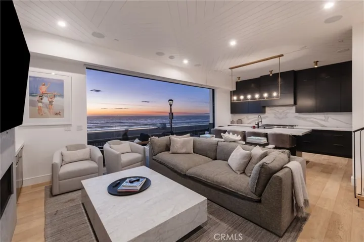 2200 The Strand A, Manhattan Beach, California 90266