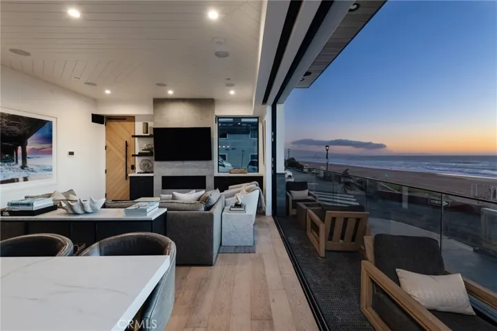 2200 The Strand A, Manhattan Beach, California 90266