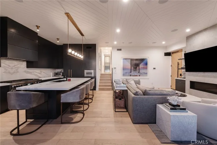 2200 The Strand A, Manhattan Beach, California 90266