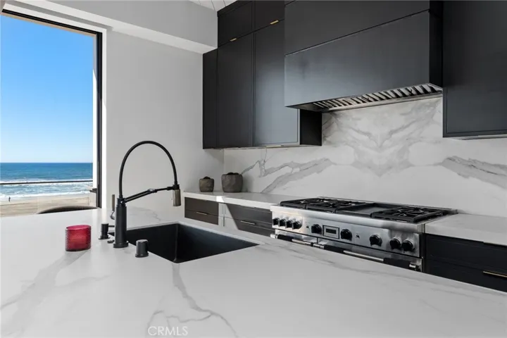 2200 The Strand A, Manhattan Beach, California 90266