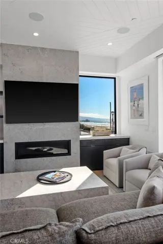 2200 The Strand A, Manhattan Beach, California 90266