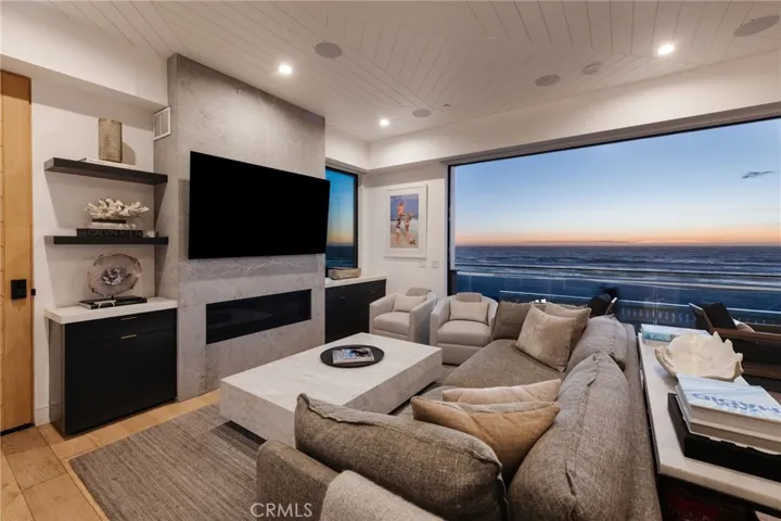 2200 The Strand A, Manhattan Beach, California 90266
