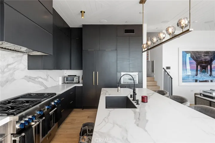 2200 The Strand A, Manhattan Beach, California 90266