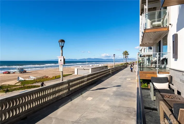 2200 The Strand A, Manhattan Beach, California 90266