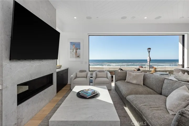 2200 The Strand A, Manhattan Beach, California 90266
