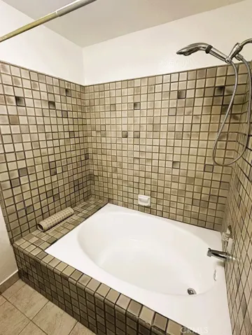 Primary bathtub