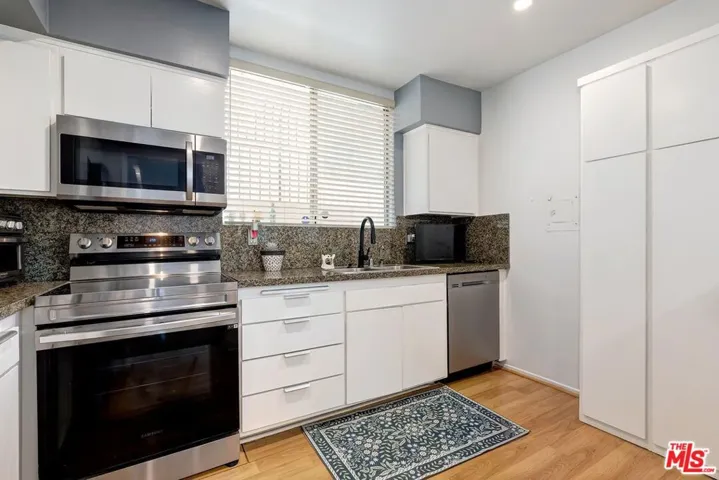 good sized kitchen