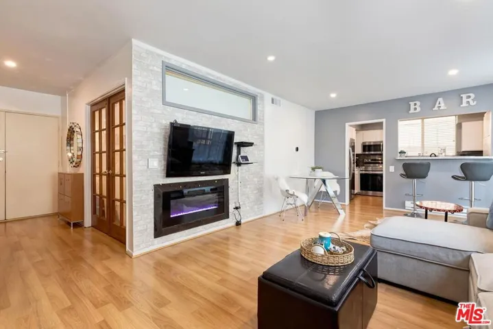 Foyer entry