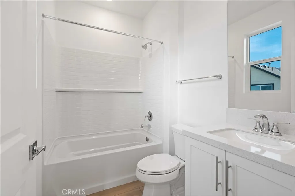 Secondary Bedroom en-suite full bathroom