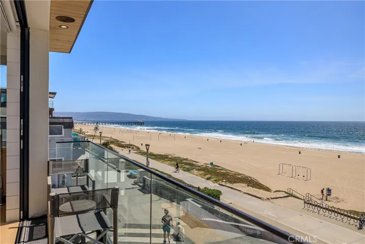 2200 The Strand B, Manhattan Beach, California 90266