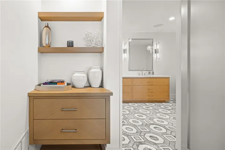 2200 The Strand B, Manhattan Beach, California 90266