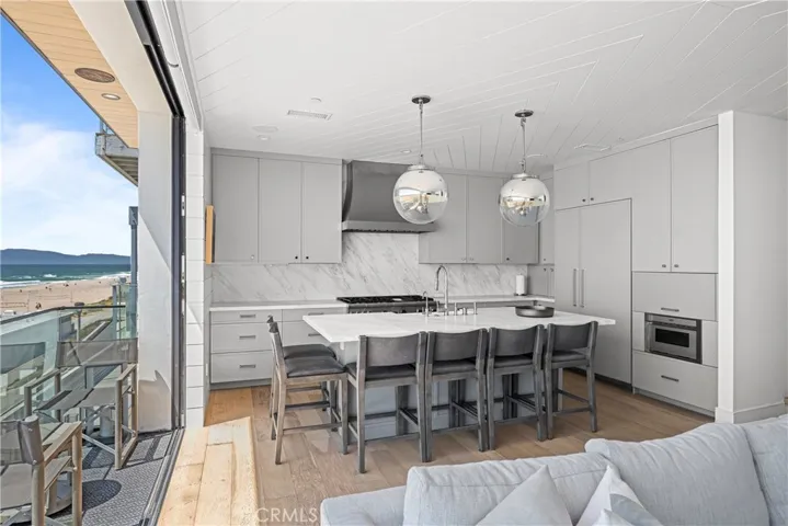 2200 The Strand B, Manhattan Beach, California 90266