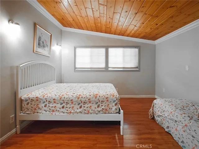Bedroom/Studio Area