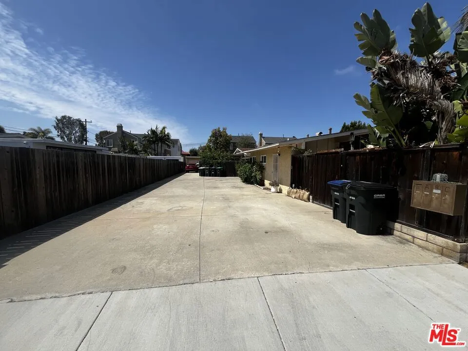 317 University Drive, Costa Mesa, California 92627 — photo 4
