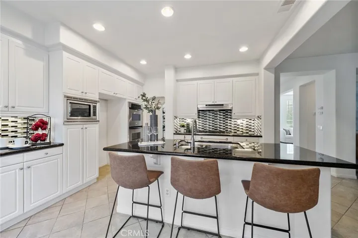 661 Lavender, Azusa, California 91702