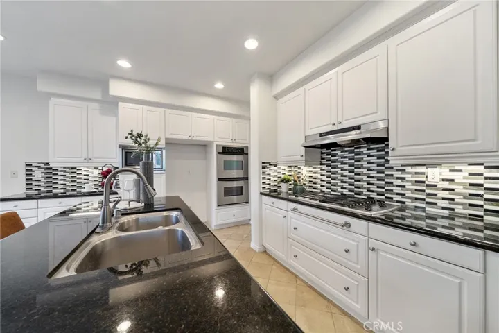 661 Lavender, Azusa, California 91702