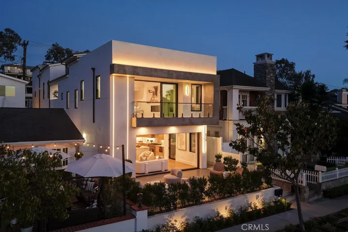 518 Poinsettia Avenue, Corona Del Mar, California 92625