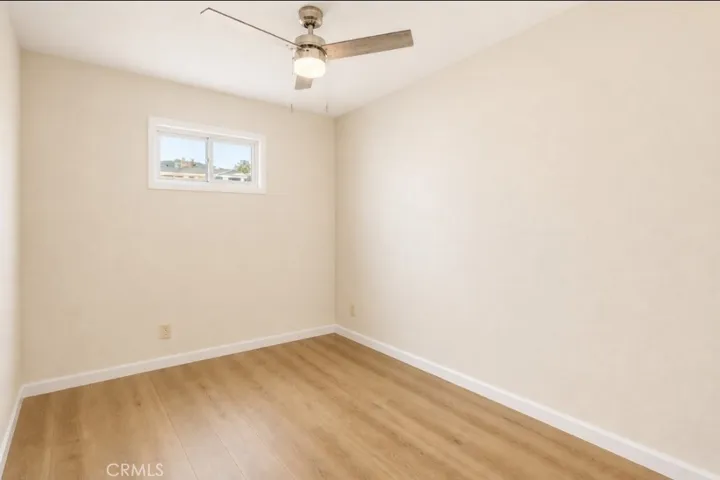 House bedroom #3
(Main house)