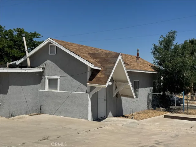 408 Pioneer Street, Barstow, California 92311