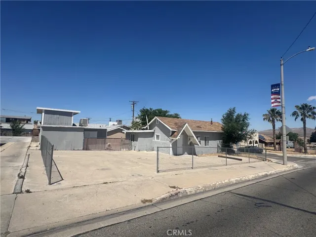408 Pioneer Street, Barstow, California 92311