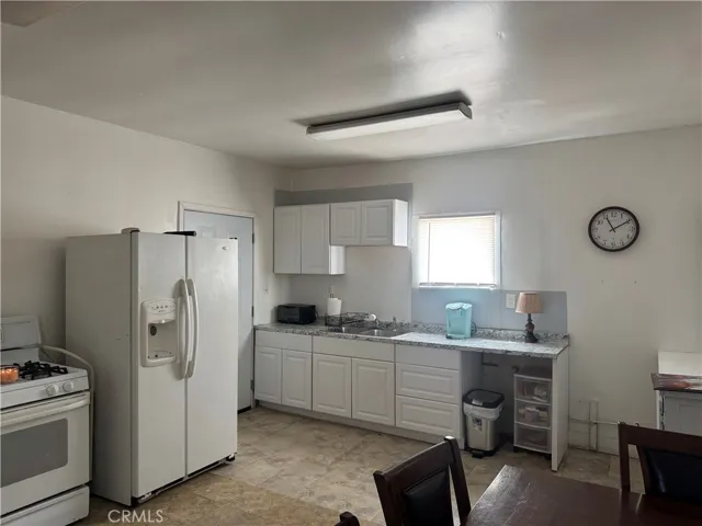 408 Pioneer Street, Barstow, California 92311