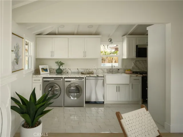2715 Cove, Corona Del Mar, California 92625