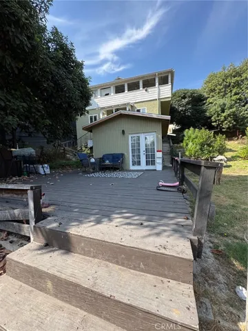 1566 Rollins, Los Angeles, California 90063