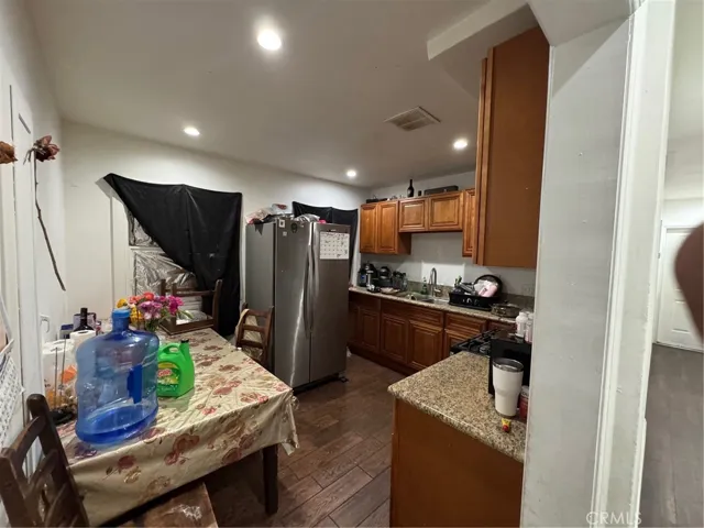 1566 Rollins, Los Angeles, California 90063
