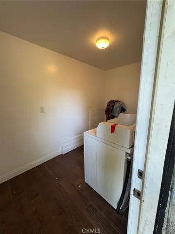 1566 Rollins, Los Angeles, California 90063