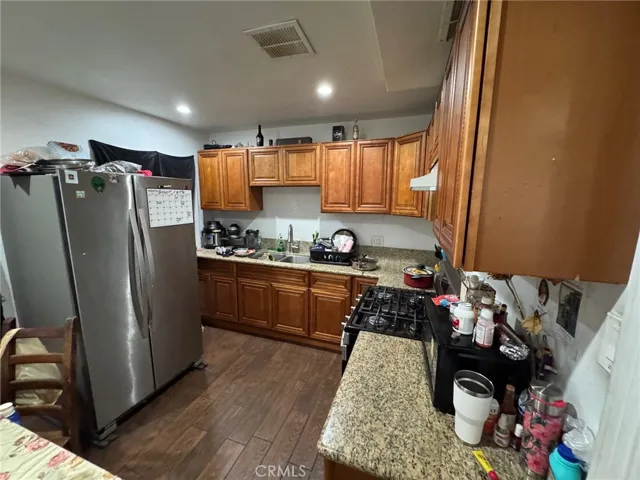 1566 Rollins, Los Angeles, California 90063