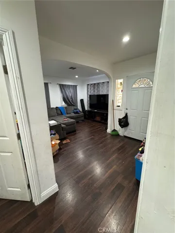 1566 Rollins, Los Angeles, California 90063
