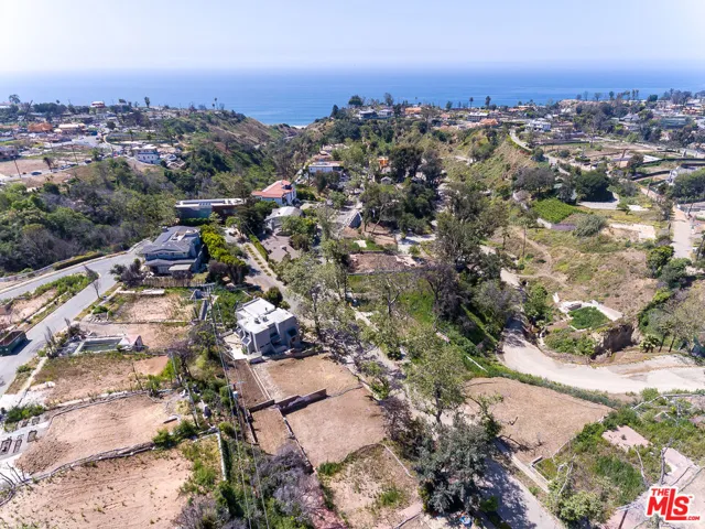 630 Bienveneda Avenue, Pacific Palisades, California 90272