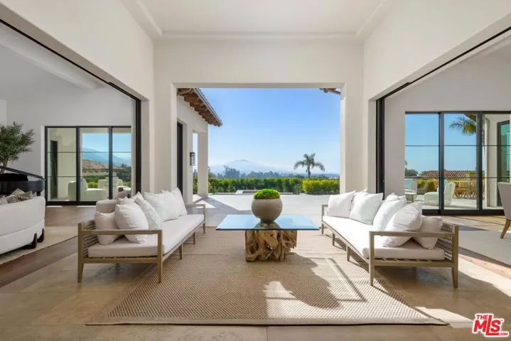 Oceanview Courtyard