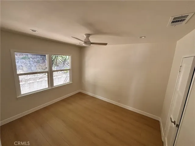 Front unit room 1