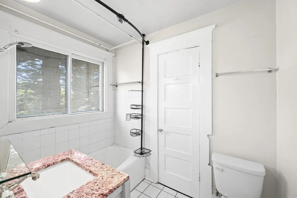 1050 Bathroom