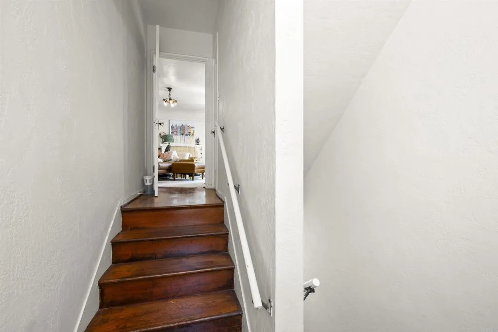 1042 Entry Staircase to Residence