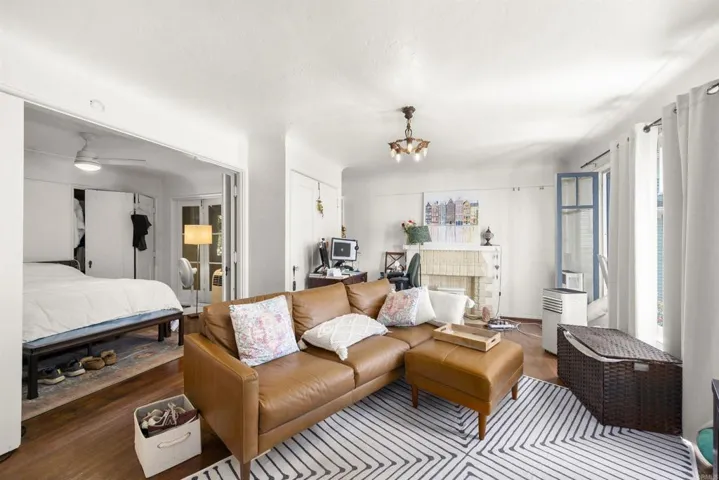 1042 Living towards Bedroom